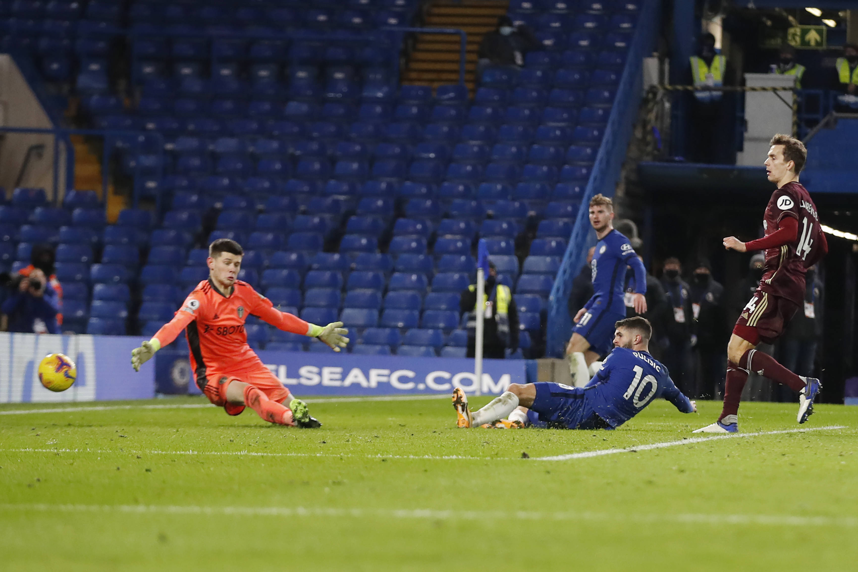 侯森面临着 侯森面临着